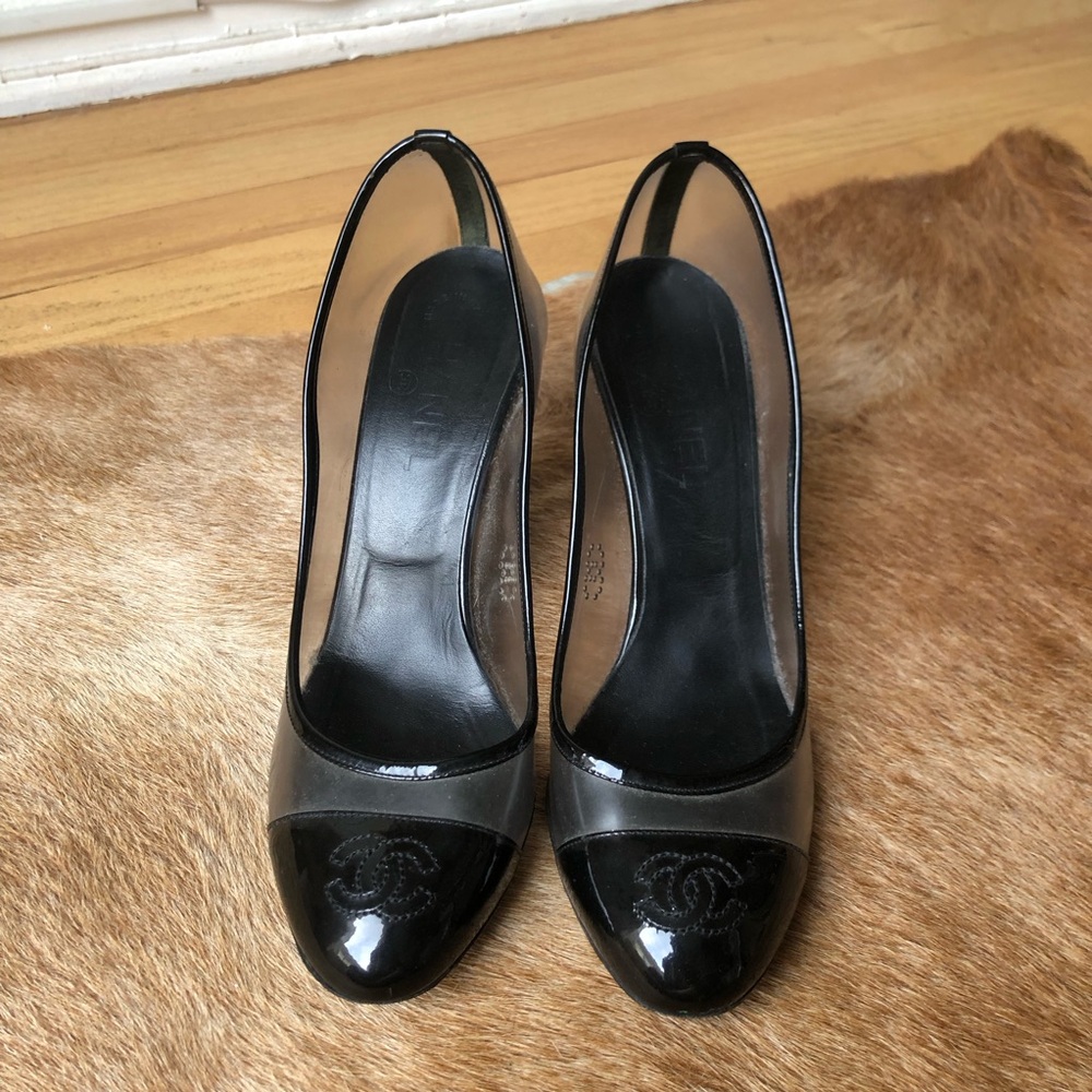 Chanel Black patent leather lucite CC stitched Women's pumps size 39